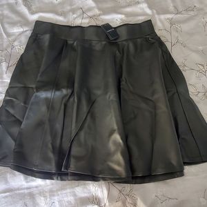 NWT Torrid Black Coated Premium Ponte Skater Mini Skirt